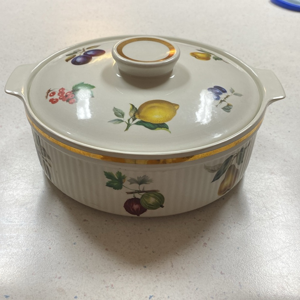 Vintage oven to table 9” Staffordshire Salem England casserole dish.